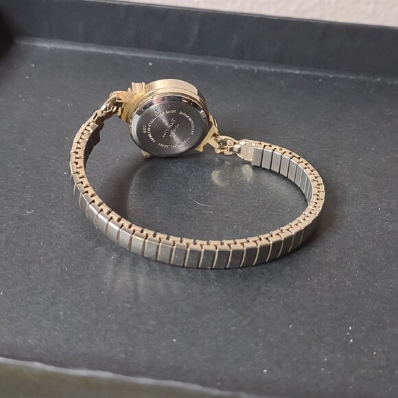 Pretty 6 Inch Gold Tone Stretch Watch With Clear Stones - Picture 6 of 13